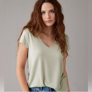 American Eagle Soft & Sexy V-Neck T-Shirt Small NWT